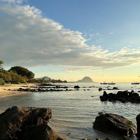 Beach And Mountain - Tamarin Exterior photo