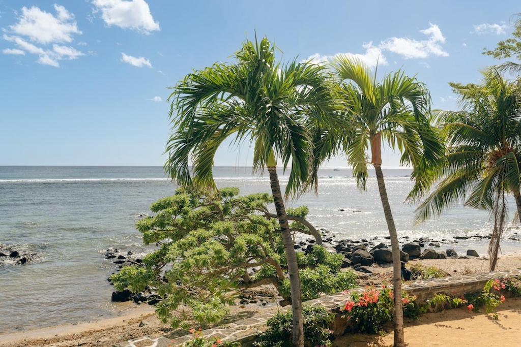 Beach And Mountain - Tamarin Exterior photo