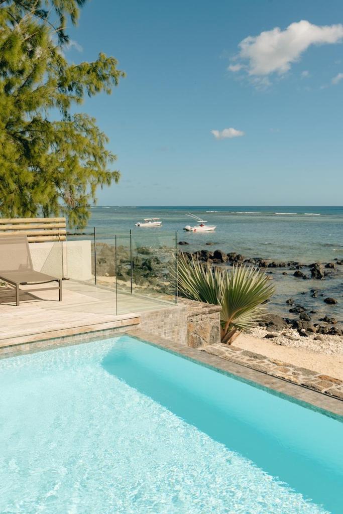 Beach And Mountain - Tamarin Exterior photo