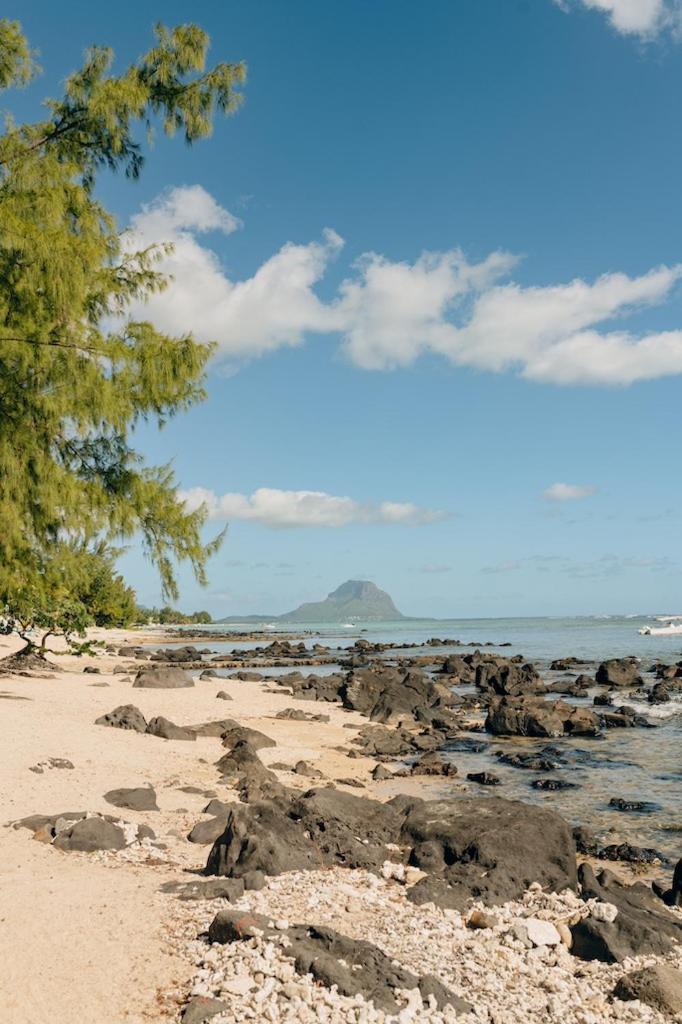Beach And Mountain - Tamarin Exterior photo