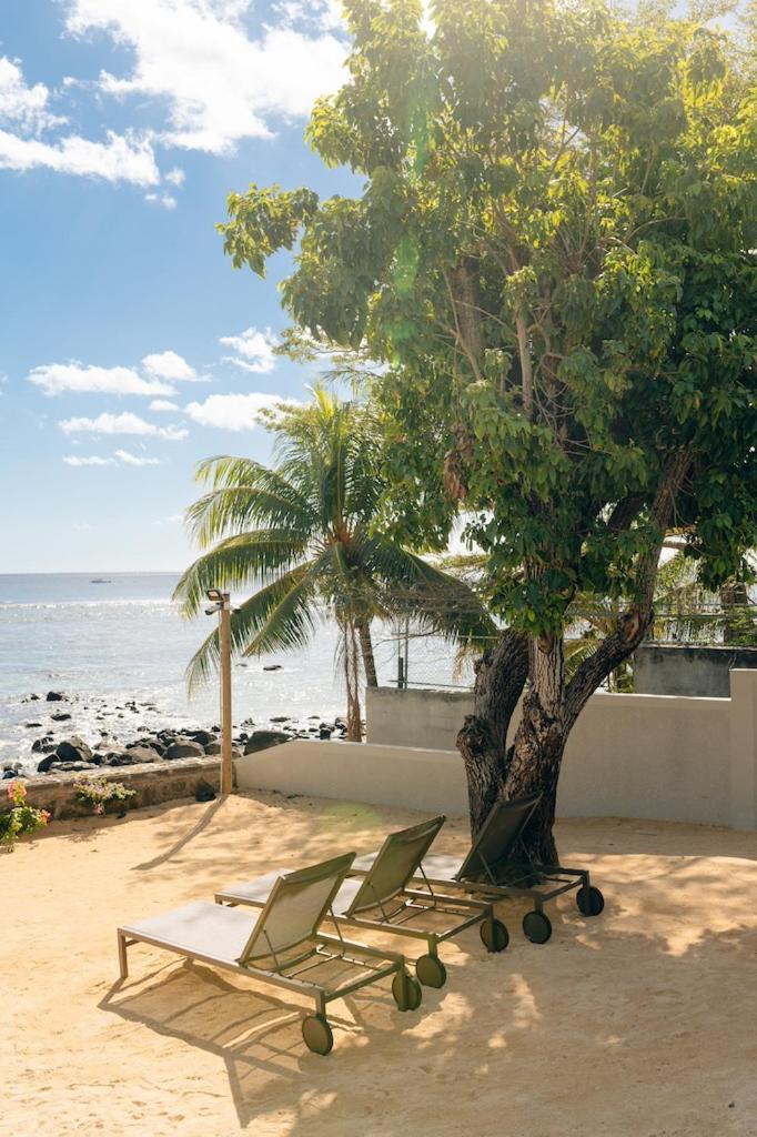 Beach And Mountain - Tamarin Exterior photo
