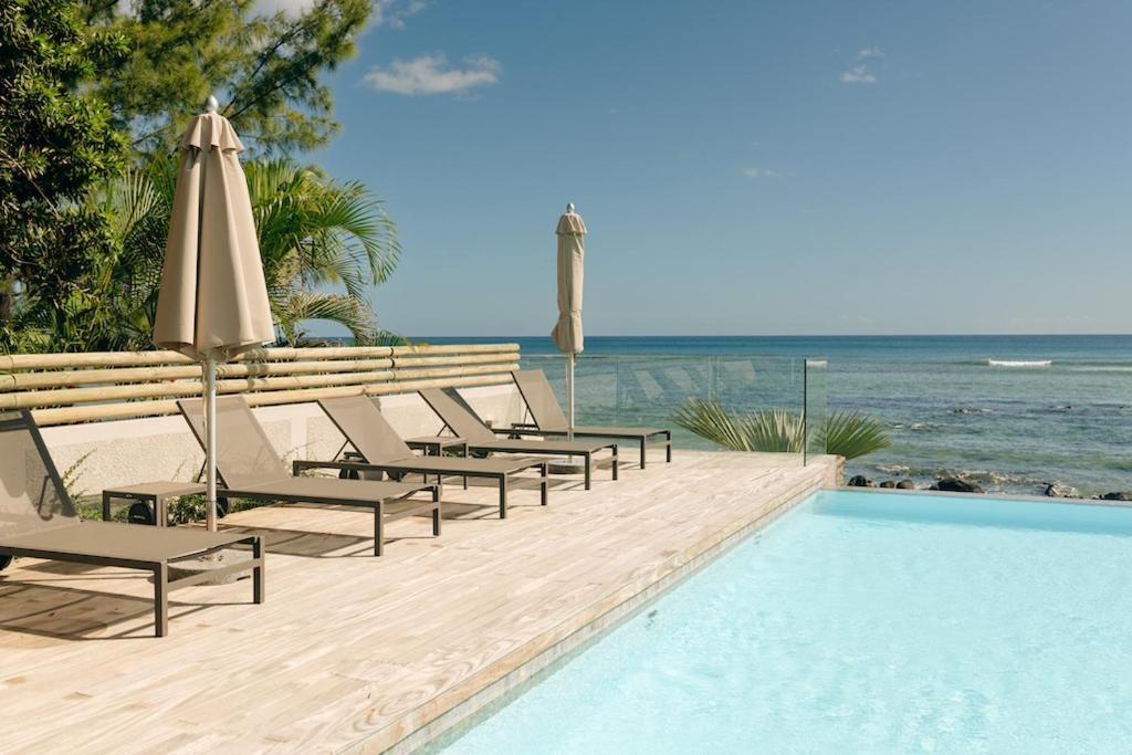 Beach And Mountain - Tamarin Exterior photo