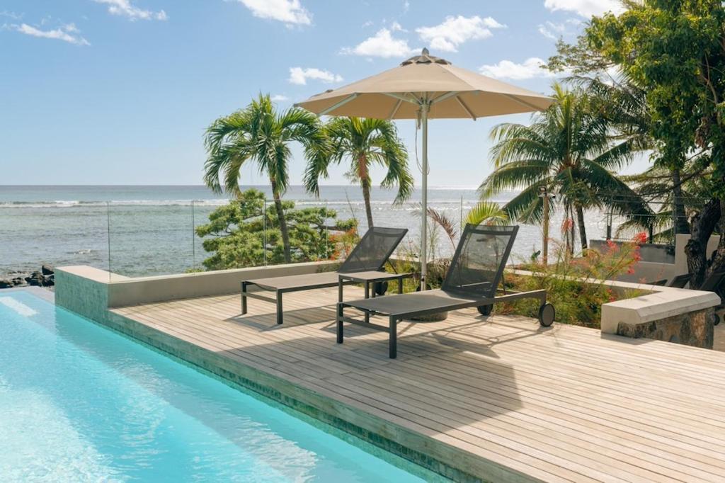 Beach And Mountain - Tamarin Exterior photo